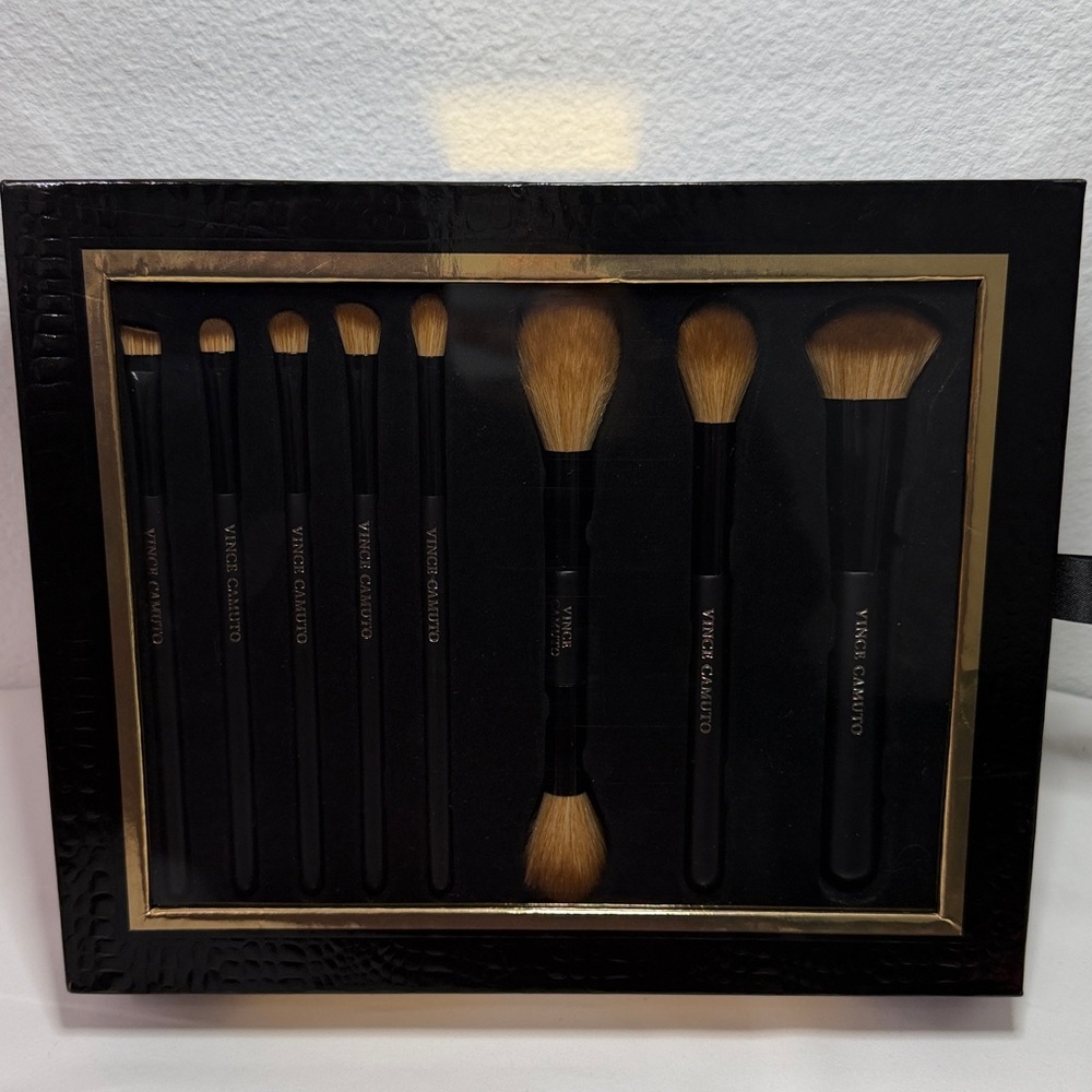 Vince Camuto Black Makeup Brush Set